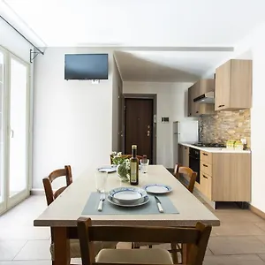 https://meschita-little-house.sicilyhotelsitaly.net